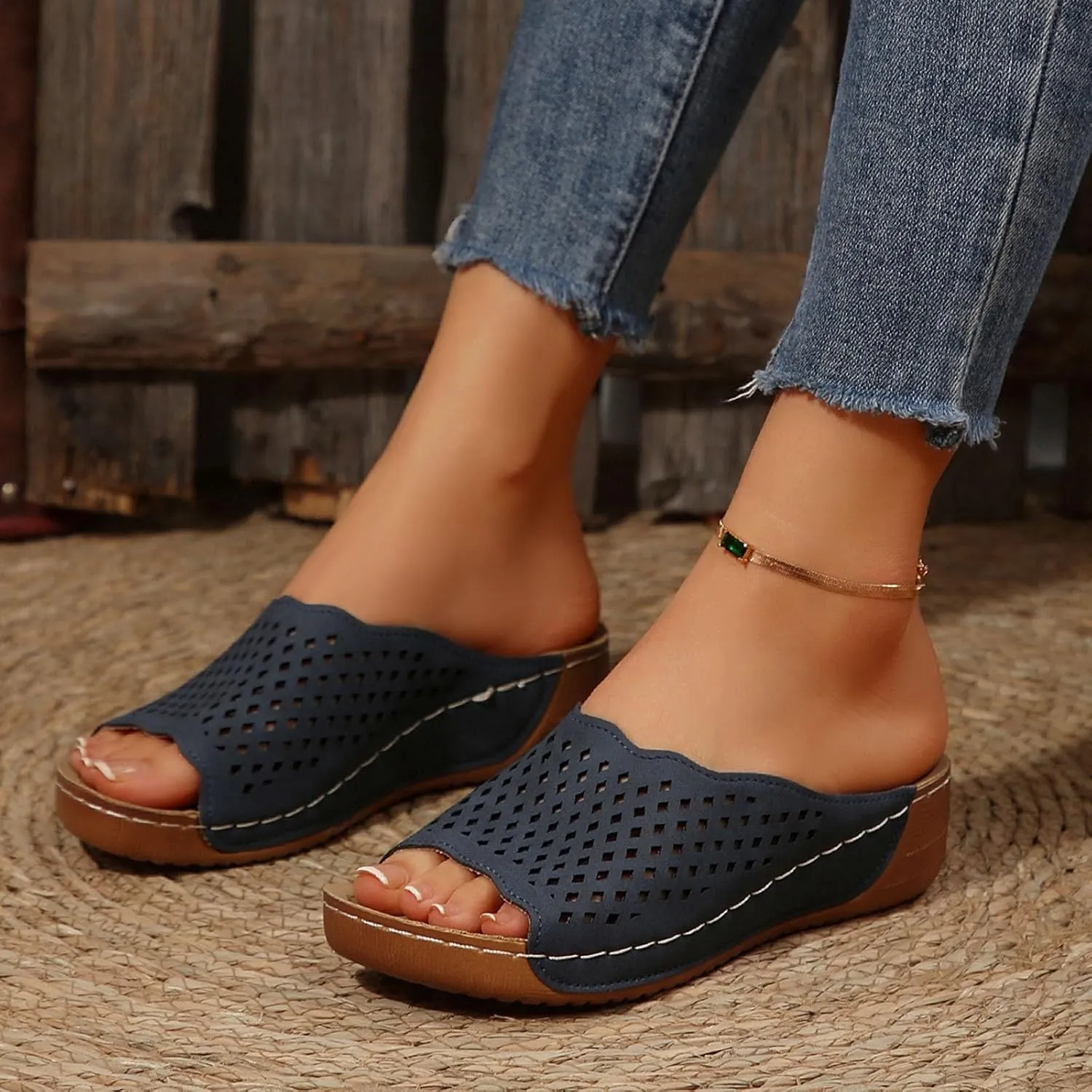 Slippers for Women Summer Beach Platform Sandals Slip on Wide Width Sandals Leather Wedge Slippers Walking Shoes